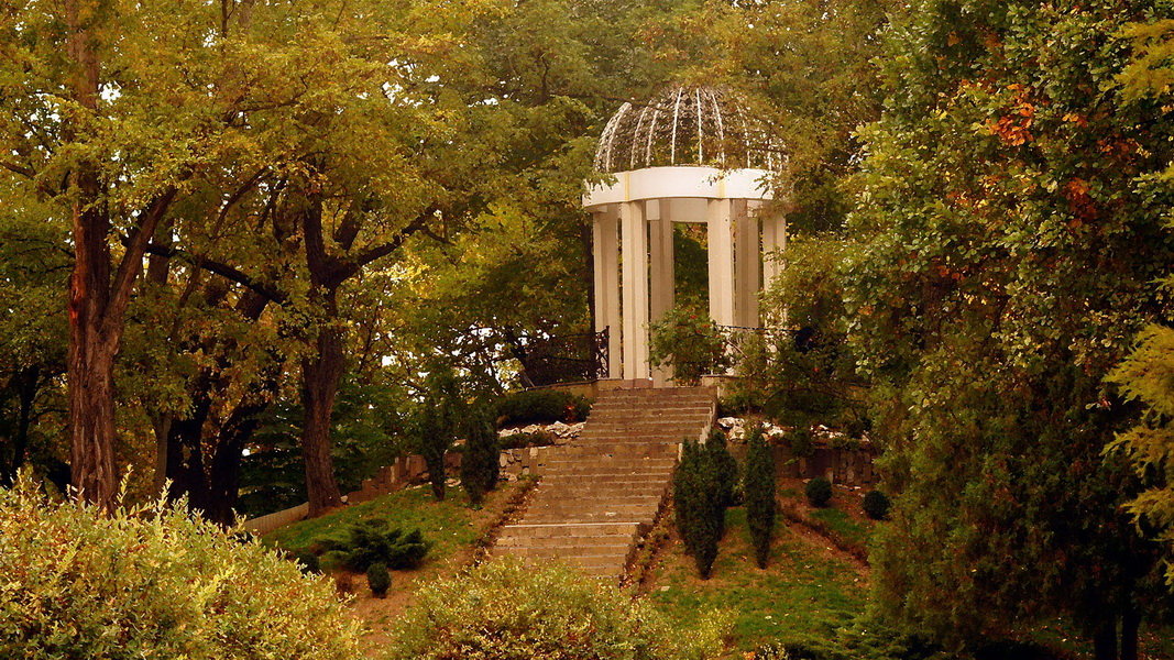 В Городском саду Краснодара отремонтируют знаменитую ротонду