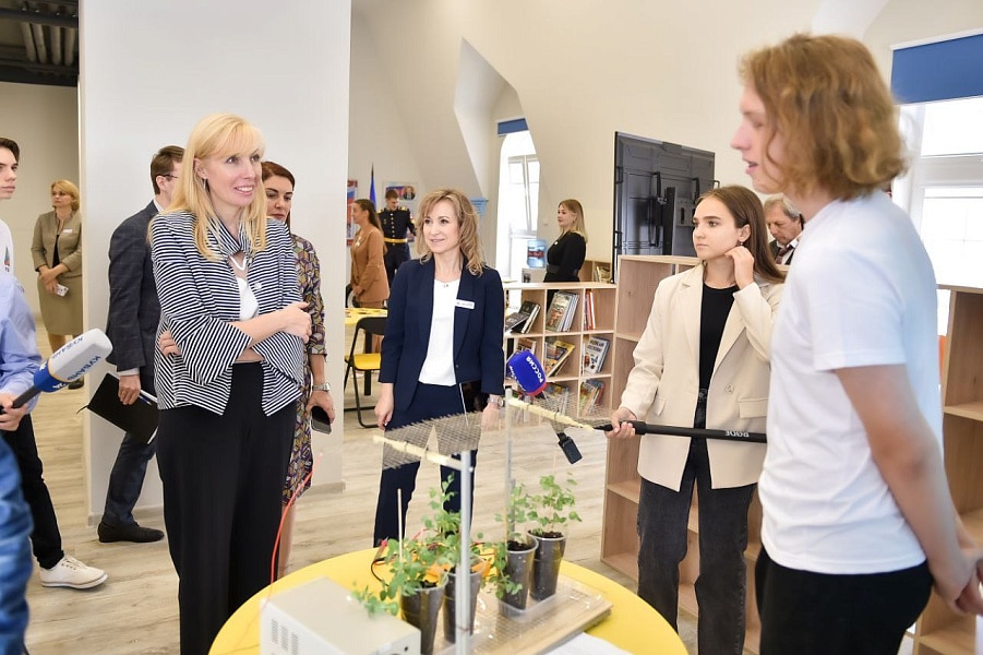 Анна Минькова посетила краснодарский центр для талантливых детей
