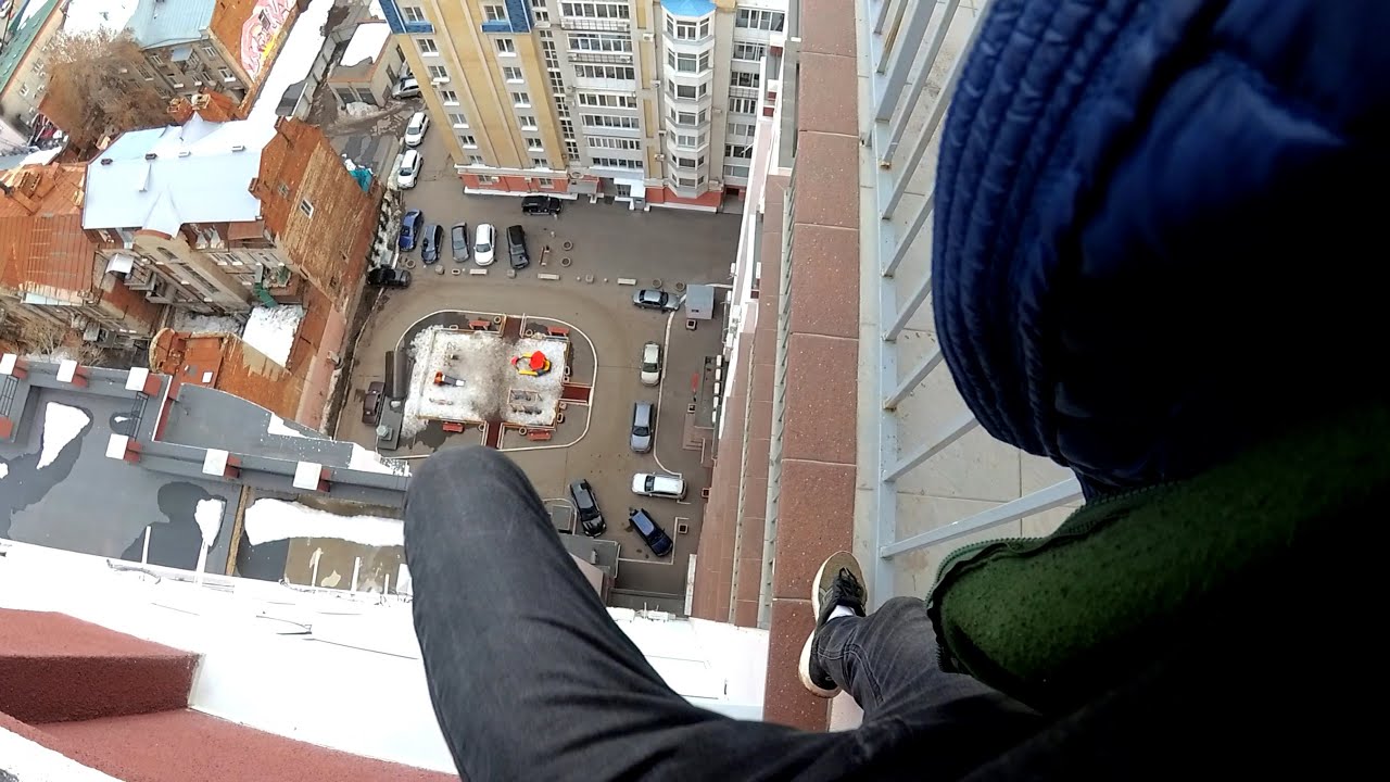 В Краснодаре школьник намеревался спрыгнуть с 14-го этажа