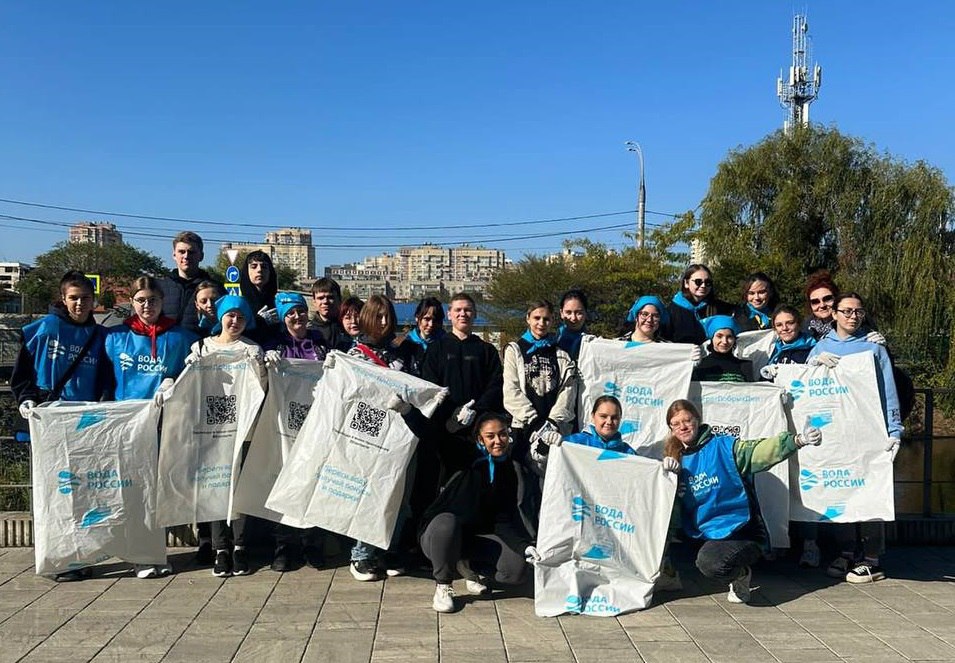 Краснодарские студенты участвуют в акции "Вода России"