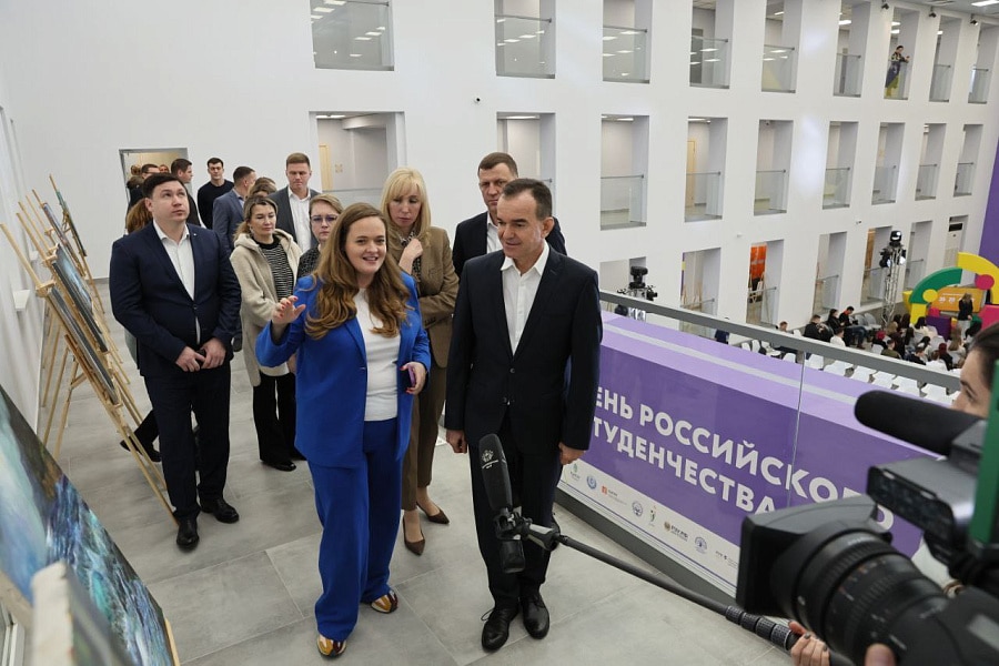 Глава Кубани посетил посетил обновленный «Дом молодежи» в Краснодаре